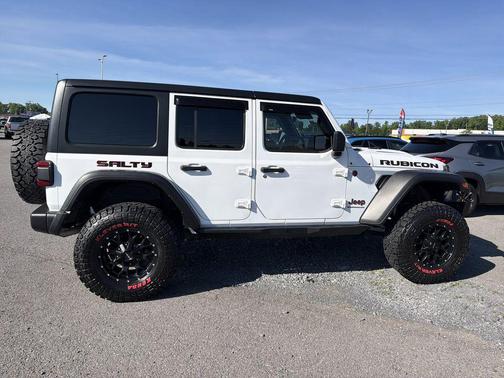 Bright White Clearcoat 2024 Jeep Wrangler Rubicon