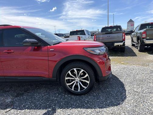 Rapid Red Metallic Tinted Clearcoat 2025 Ford Explorer ST-Line