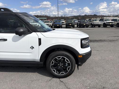 Oxford White 2026 Ford Bronco Sport Outer Banks