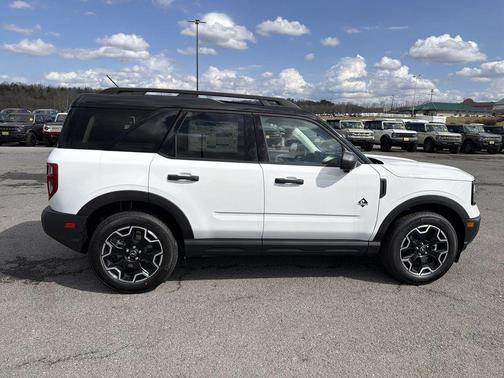 Oxford White 2026 Ford Bronco Sport Outer Banks