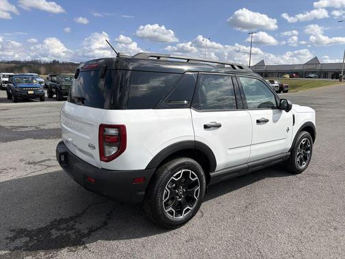 Oxford White 2026 Ford Bronco Sport Outer Banks
