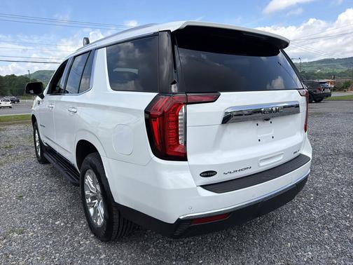 Summit White 2021 GMC Yukon SLT