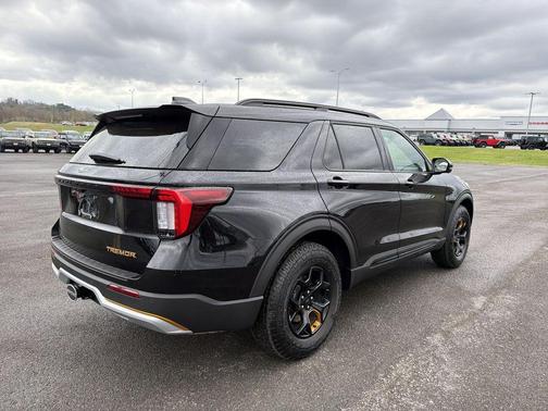 Agate Black Metallic 2026 Ford Explorer Tremor