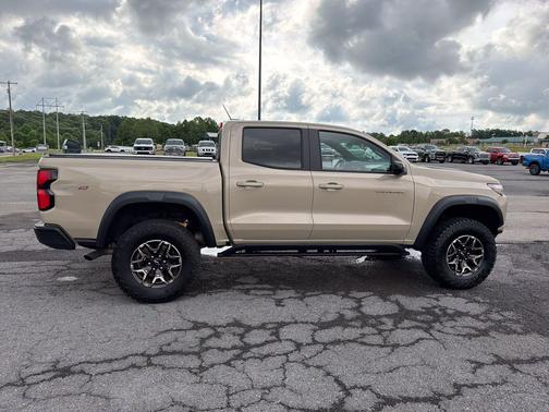 Sand Dune Metallic 2024 Chevrolet Colorado ZR2