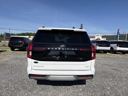 Oxford White 2025 Ford Expedition Max Platinum