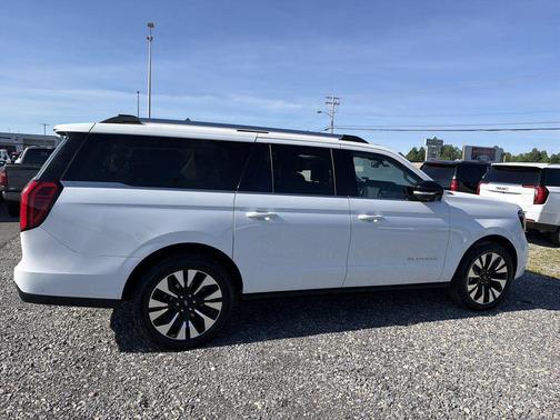 Oxford White 2025 Ford Expedition Max Platinum