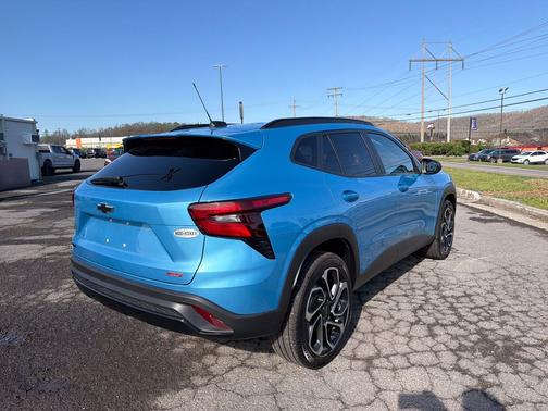 Marina Blue Metallic 2025 Chevrolet Trax FWD 2RS