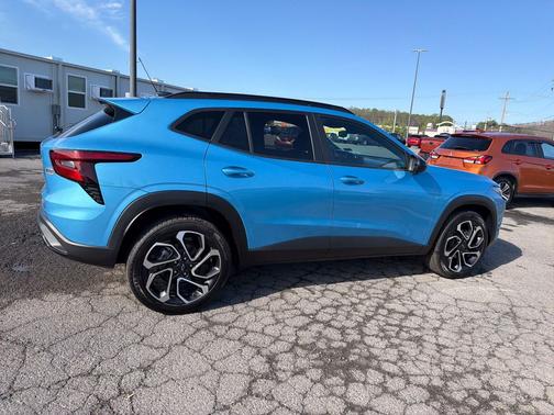 Marina Blue Metallic 2025 Chevrolet Trax FWD 2RS
