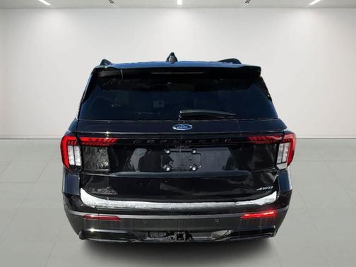 AGATE BLACK METALLIC 2025 Ford Explorer ST-Line