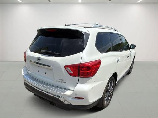 Pearl White 2017 Nissan Pathfinder Platinum