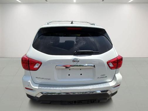 Pearl White 2017 Nissan Pathfinder Platinum