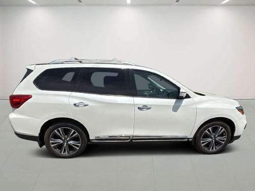 Pearl White 2017 Nissan Pathfinder Platinum