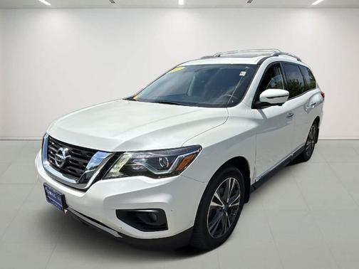Pearl White 2017 Nissan Pathfinder Platinum