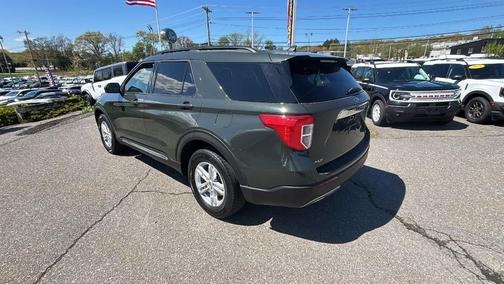 FORGED GREEN METALLIC 2022 Ford Explorer XLT