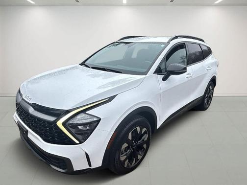Glacial White Pearl 2023 Kia Sportage X-Line