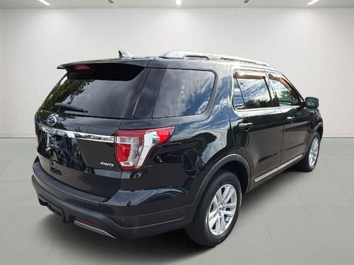 AGATE BLACK 2019 Ford Explorer XLT