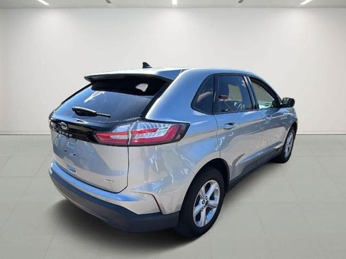 ICONIC SILVER 2022 Ford Edge SE