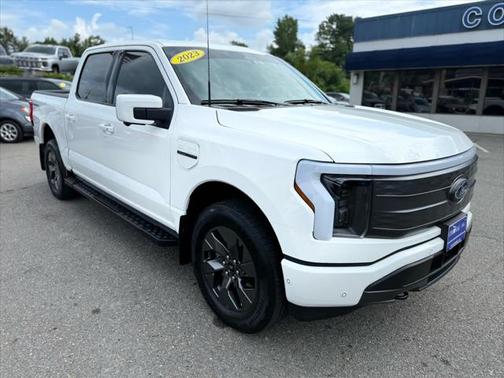 2023 Ford F-150 Lightning LARIAT
