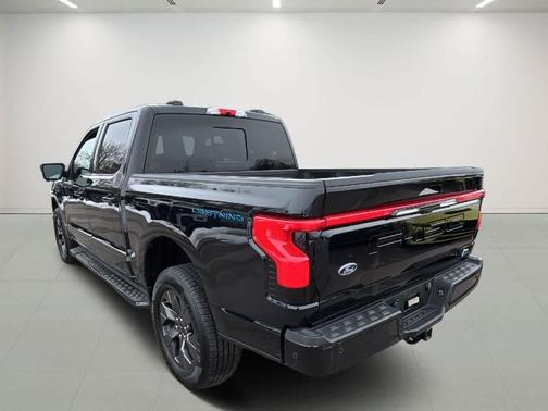2023 Ford F-150 Lightning LARIAT