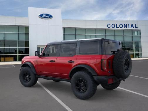 RUBY RED MET TNTD CLEARCOAT 2026 Ford Bronco Badlands