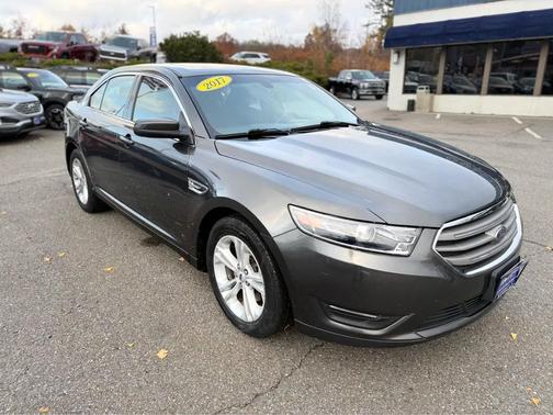 2017 Ford Taurus SEL