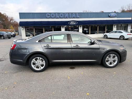 2017 Ford Taurus SEL