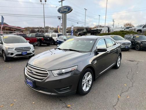 2017 Ford Taurus SEL