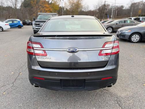 2017 Ford Taurus SEL