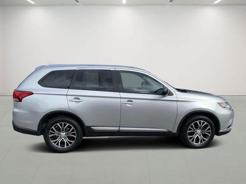 2018 Mitsubishi Outlander ES