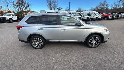 2018 Mitsubishi Outlander ES