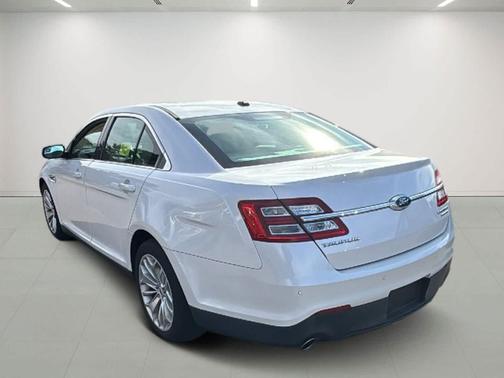 2015 Ford Taurus Limited