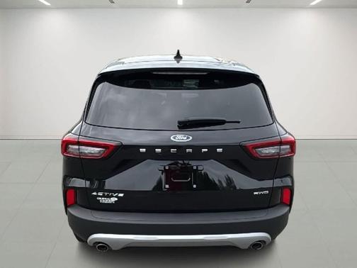 AGATE BLACK METALLIC 2024 Ford Escape Active