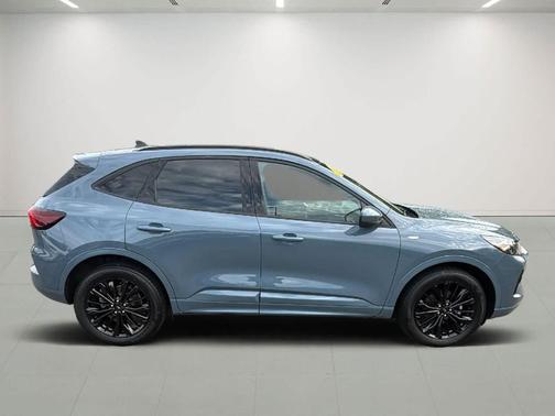 2023 Ford Escape ST-Line Elite