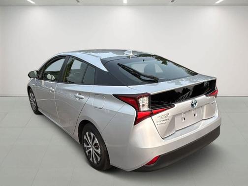 2022 Toyota Prius LE