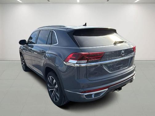 2022 Volkswagen Atlas Cross Sport 3.6L V6 SEL Premium R-Line