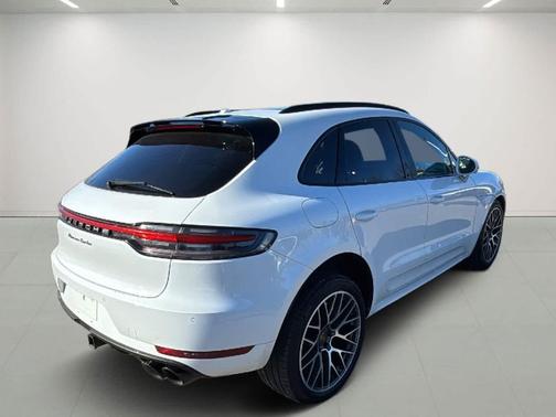2020 Porsche Macan Turbo