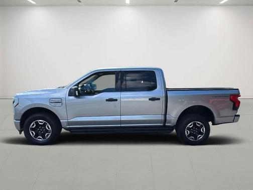 2023 Ford F-150 Lightning XLT