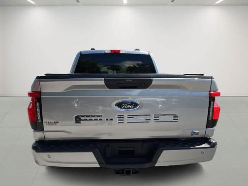 2023 Ford F-150 Lightning XLT