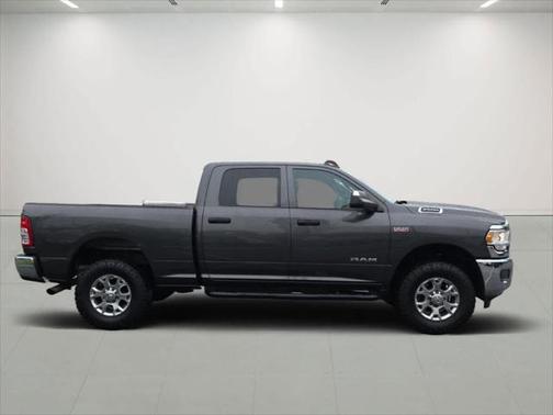 2022 RAM 2500 Tradesman Crew Cab 4x4 6'4' Box