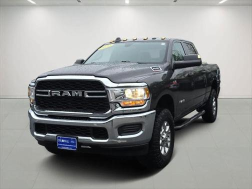 2022 RAM 2500 Tradesman Crew Cab 4x4 6'4' Box