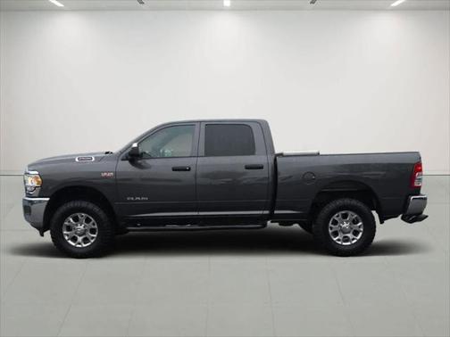 2022 RAM 2500 Tradesman Crew Cab 4x4 6'4' Box