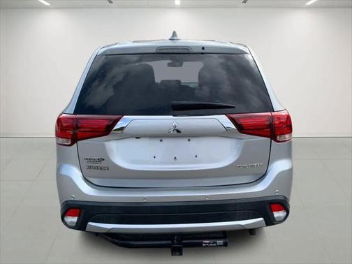 2018 Mitsubishi Outlander ES