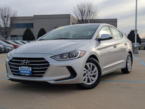 2018 Hyundai ELANTRA SE