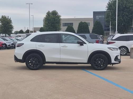Platinum White Pearl 2024 Honda HR-V AWD Sport