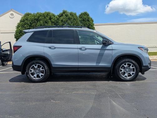 2022 Honda Passport AWD TrailSport