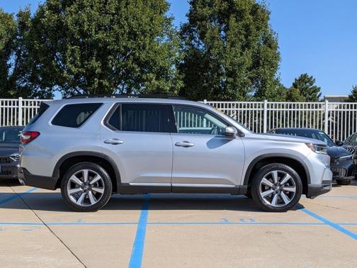 2024 Honda Pilot Touring 8-Passenger
