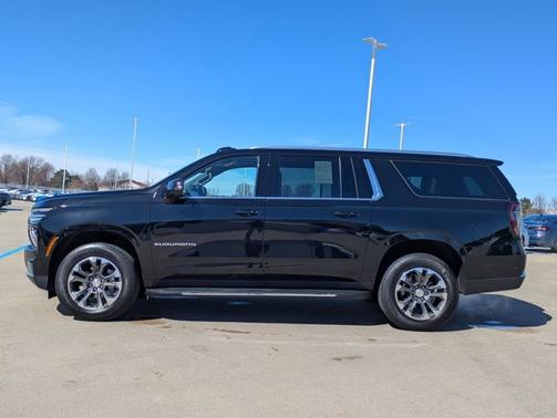 2025 Chevrolet Suburban LT