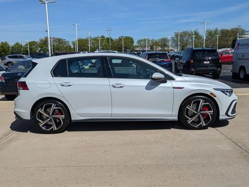 2024 Volkswagen Golf GTI 2.0T SE DSG