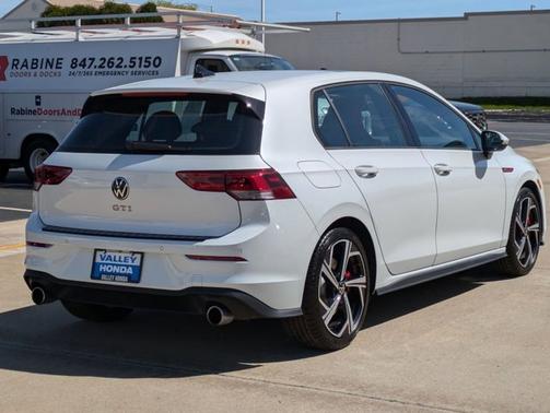 2024 Volkswagen Golf GTI 2.0T SE DSG