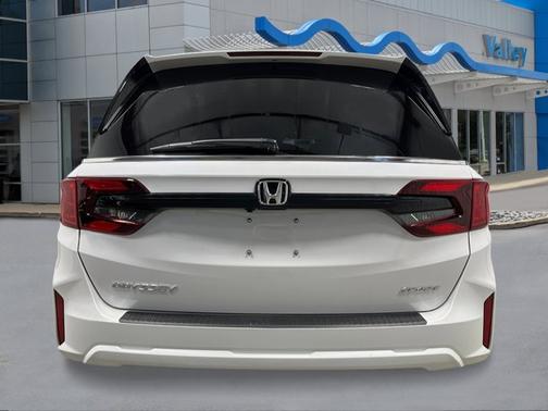 Platinum White Pearl 2026 Honda Odyssey Sport-L